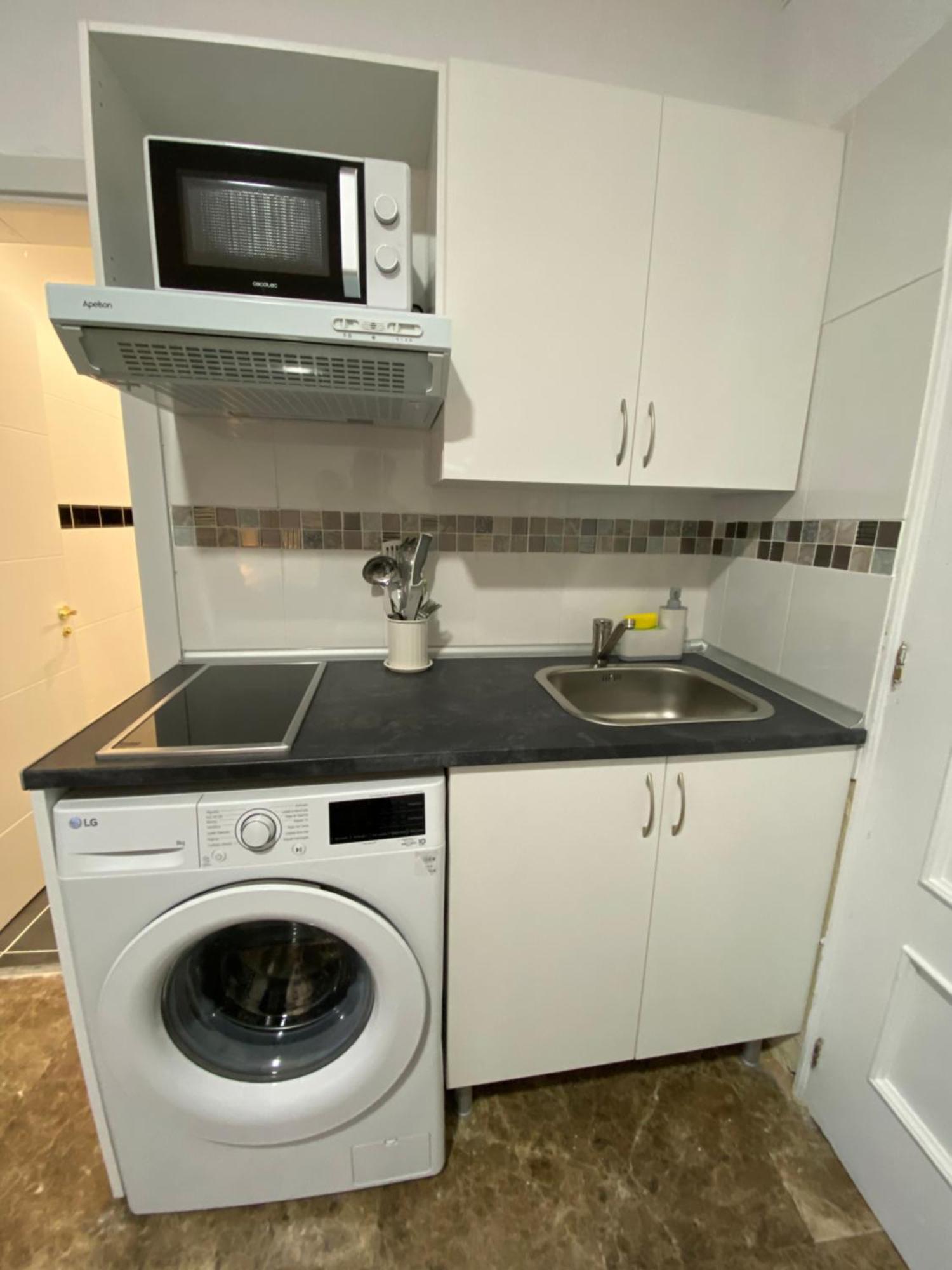 Apartamentos Econostay Fuencarral Madrid Exteriér fotografie